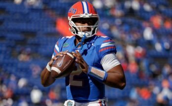 El DJ de Florida Lagway tiene una tensión de ternera, al comenzar al comienzo del campamento de otoño