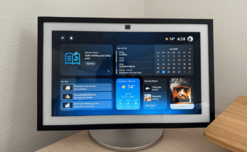 La imagen puede contener una computadora de hardware de la pantalla de hardware de hardware de hardware y televisión de hardware de hardware