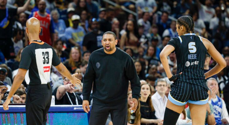El entrenador de Chicago Sky cuestiona la WNBA después de la pérdida de la fiebre de Indiana