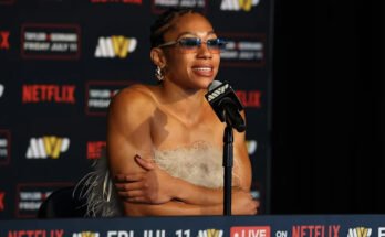 Nueva York, Nueva York - 11 de julio: Alycia Baumgardner habla sobre los medios de comunicación después de Katie Taylor de Netflix contra Amanda Serrano 3 en el Madison Square Garden el 11 de julio de 2025 en Nueva York. (Foto de Sarah Stier / Getty Images para Netflix)