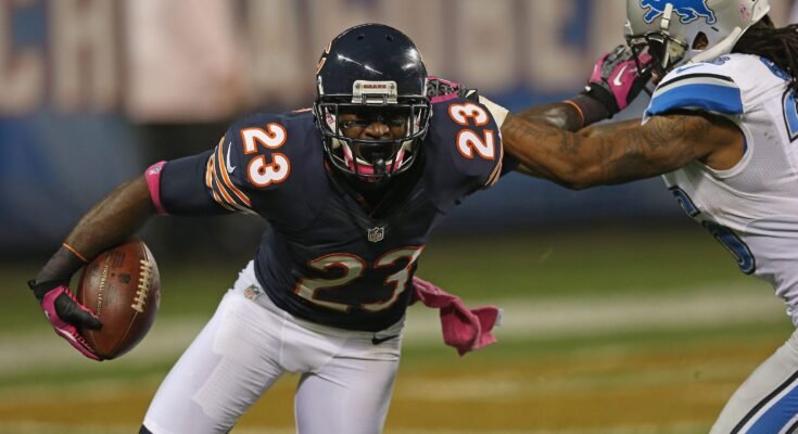 Trey se lanza, los Chargers aplastan a los leones