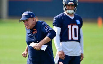 Centennial, CO - 31 de julio: El entrenador en jefe de Denver Broncos, Sean Payton, demuestra una decisión para el QB Bo Nix (10) durante el campamento de entrenamiento del Parque Broncos impulsado por Commonspirit en Centennial, Colorado, jueves 31 de julio de 2025. (Foto del Grupo de Andy Cross / Medianews / The Denver Post a través de Getty Images))))))))))))))))))))))))))))))))))))))))))))))))))))))))))))))))))))))))))))))))))))))))))))))))))))))