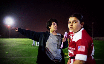Marruecos, los equipos de fútbol femenino de Green Bay East compiten en Titletown