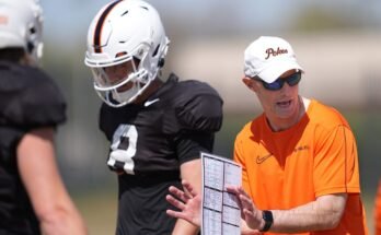 Por qué Mike Gundy del entrenador contratado con fútbol de Oklahoma State QB Kevin Johns