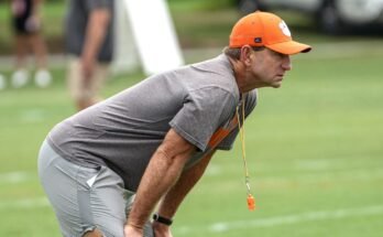 Clemson Football HC Dabo Swinney actualiza el estado de la lesión clave de inicio