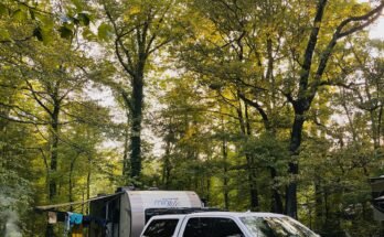 Nuestro campamento está en Cades Cove en el Parque Nacional Great Smoky Mountains. Ninguna conexión para la electricidad o el agua significaba que necesitábamos traer nuestra propia energía.
