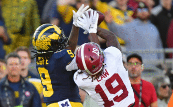 Michigan Wolverines Safety Rod Moore Moore ha defendido magníficamente un pase contra Alabama en 2023.