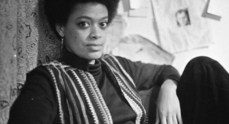 La escuela Toni Cade Bambara organiza la "Revisión