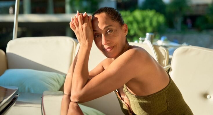 Tracee Ellis Ross en la creación de "Voyage en solitario", burlando la temporada 2