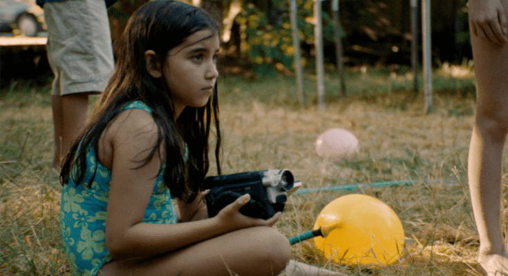 Sophy Romvari's Shattering Premier Característica