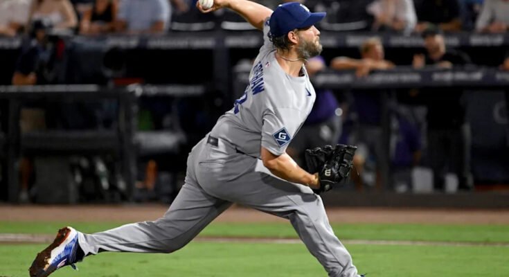 El lanzador de los Dodgers, Clayton Kershaw, ofrece durante una victoria por 5-0 contra los Rays de Tampa Bay el viernes.