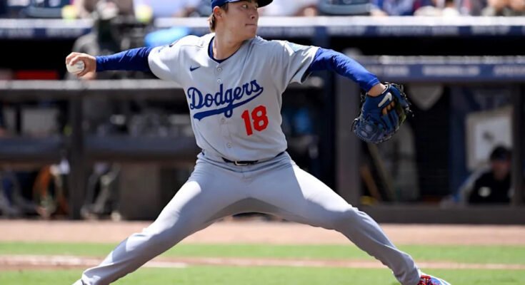El lanzador de los Dodgers, Yoshinobu Yamamoto, lanzó el balón durante la primera ronda de una victoria sobre los Rays en Tampa, Florida.