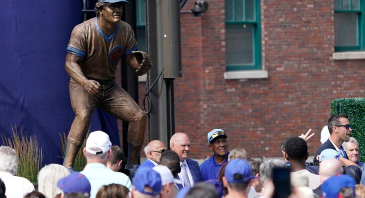 Los cachorros rindieron homenaje a la herencia de Ryne Sandberg con ceremonia en Wrigley Field