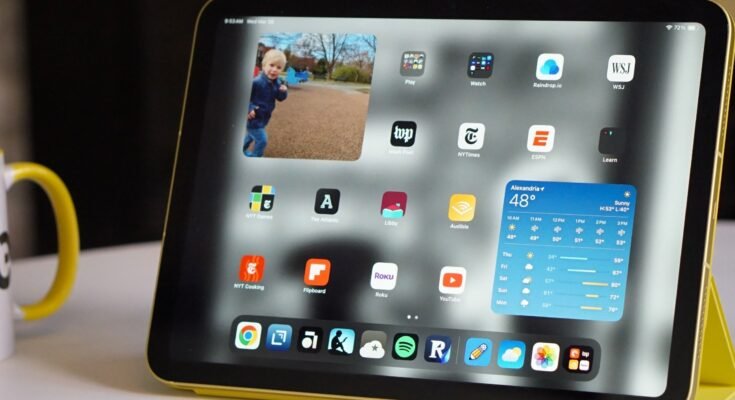 Una foto del iPad de la 11a generación en una mesa.