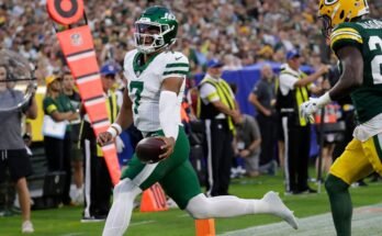 Justin Fields recibe un toque temprano, los Jets abren la pretemporada con una victoria de 30-10 contra Packers