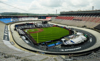 Dónde ver MLB Speedway Classic: TV Channel, Live Flow for Braves vs Reds en el estadio Bristol Nascar
