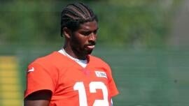 Shedeur Sanders mantuvo ejercicios de equipo en el campo de entrenamiento de los Browns con el primer partido de pretemporada por venir