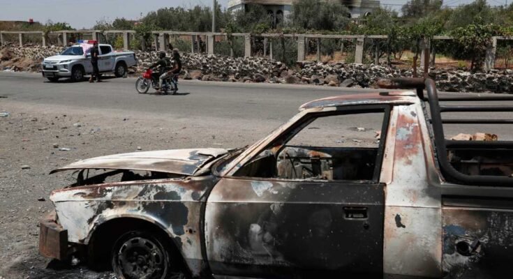 Se considera que un punto de control de seguridad sirio es fuerzas desplegadas en el pueblo de Mazraa en las afueras de la ciudad de Sweida, en el sur de Siria.