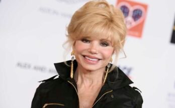 Loni Anderson llega a la 22a carrera anual para borrar el evento MS celebrado en el Hyatt Regency Century Plaza Hotel, el viernes 24 de abril de 2015, en Los Ángeles.