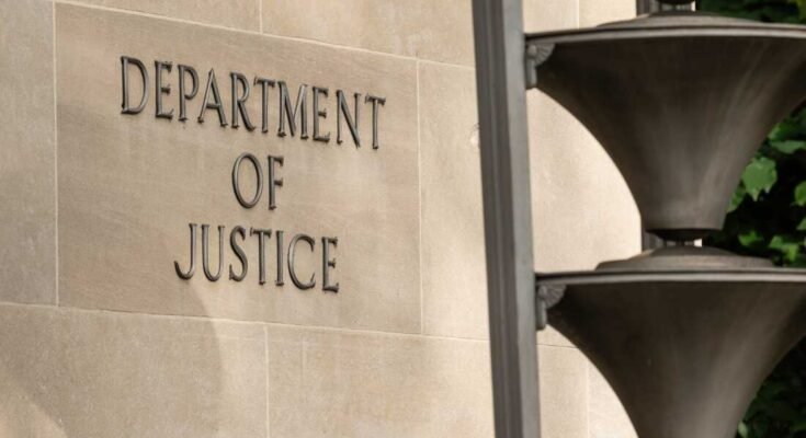 La construcción del Ministerio de Justicia fue vista el 20 de julio de 2025 en Washington, DC, el Comité de Vigilancia de la Cámara publicó una citación al Departamento de Justicia para los archivos relacionados con su investigación sobre Jeffrey Epstein.