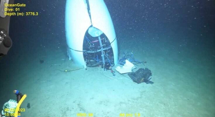 Una foto inmóvil de una grabación de video muestra el titán Oceangate sumergible en el fondo del océano después de una implosión en 2023. Cinco personas murieron en el accidente.