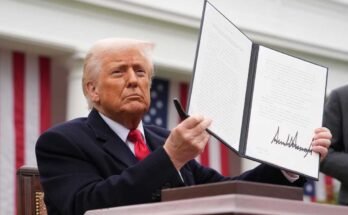 El 2 de abril, el presidente Trump firmó un imponente decreto ejecutivo de grandes precios. Después de retrasos y ajustes, ahora comienzan a tomar forma.