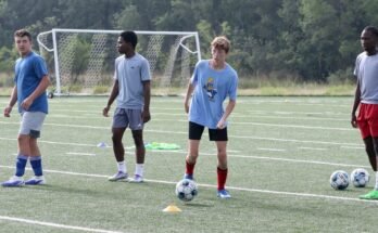 JHS Boys Fútbol Prácticas un 080725.jpg