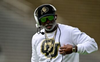 Deion Sanders y su coache de Colorado tienen una experiencia combinada de 160 años de experiencia en la NFL